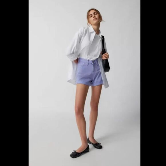 Levi’s® ‘80s Rolled Mom Denim Short - Dusty Persian Violet - Picture 2 of 5